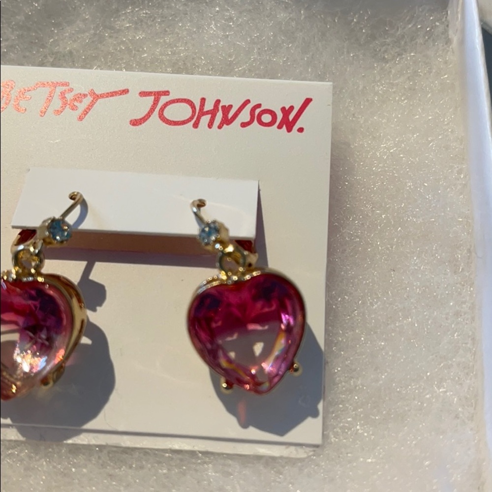 💘💘💘Betsy Johnson beautiful 💖 earrings ❤️🎁😍 - Picture 2 of 6